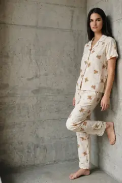 V Yaka Düğmeli Casual Kırık Beyaz Pijama Takımı