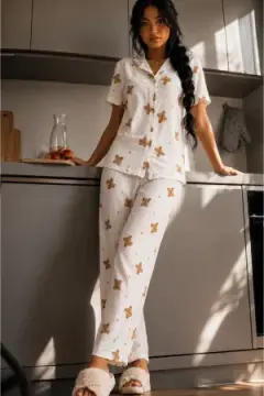 Kadın Zarif Yaka Dokulu Ferah Kırık Beyaz Pijama Takımı