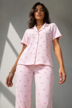 Kadın Klasik Doğal Düğme Gece Pembe Pijama Takımı