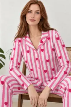 Kadın Uzun Kollu Gömlek Yaka Pembe Çizgili Kalpli Pijama Takımı 4770