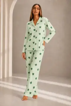 Kadın Önden Düğmeli Uzun Kollu Alt Üst Yeşil Pijama Takımı