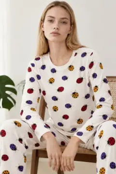 Kadın Desenli İkili Beyaz Rahat Pijama Takımı 4829