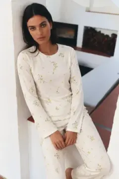 Kadın Desenli Uzun Kollu Rahat Ekru Pijama Takımı