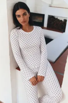 Kadın Desenli Uzun Kollu Rahat Beyaz Pijama Takımı