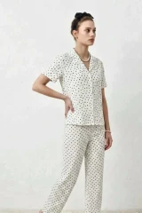 V Yaka Kapama Lastik Bel Kar Beyaz Pijama Takımı