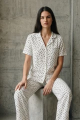 V Yaka Düğmeli Casual Kar Beyaz Pijama Takımı