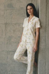 V Yaka Düğmeli Casual Çok Renkli Pijama Takımı