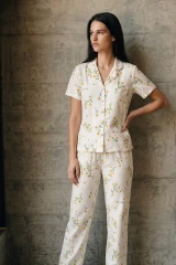 V Yaka Düğmeli Casual Çok Renkli Pijama Takımı