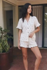 Kadın Esnek Şortlu Bol Beyaz Pijama Takımı