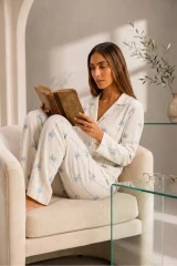 Kadın Önden Düğmeli Uzun Kollu Alt Üst Beyaz Pijama Takımı