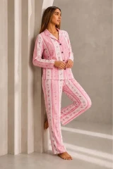 Kadın Önden Düğmeli Uzun Kollu Alt Üst Pembe Pijama Takımı