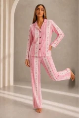 Kadın Önden Düğmeli Uzun Kollu Alt Üst Pembe Pijama Takımı