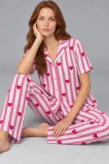 Kadın Rahat Kalıp Gömlek Yaka Pembe Kalpli Pijama Takımı 4769