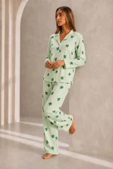 Kadın Önden Düğmeli Uzun Kollu Alt Üst Yeşil Pijama Takımı