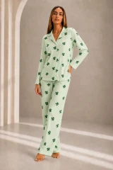 Kadın Önden Düğmeli Uzun Kollu Alt Üst Yeşil Pijama Takımı