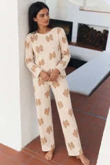 Kadın Desenli Uzun Kollu Rahat Krem Pijama Takımı
