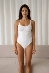 Kadın Kapsız Cırt Cırtlı Düz Desen Beyaz Body
